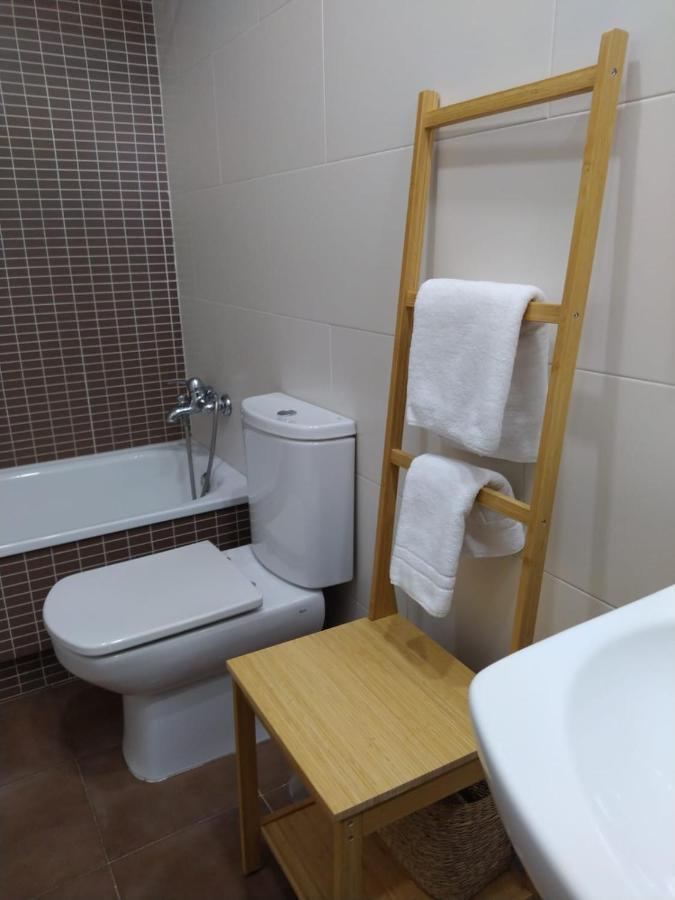 Casa Aurea-Apartamento Zona Antigua,Parking Y Wifi By Delabra Apartments オビエド エクステリア 写真