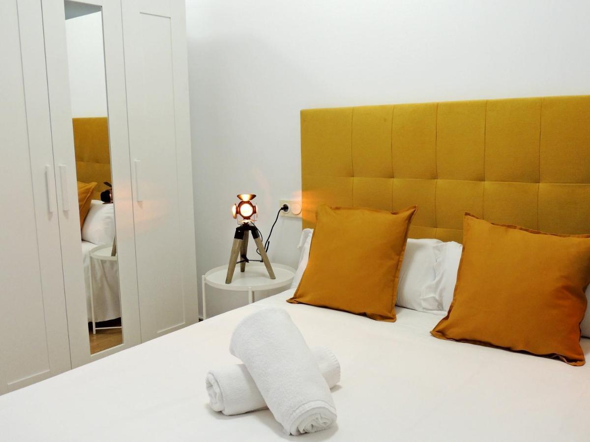 Casa Aurea-Apartamento Zona Antigua,Parking Y Wifi By Delabra Apartments オビエド エクステリア 写真
