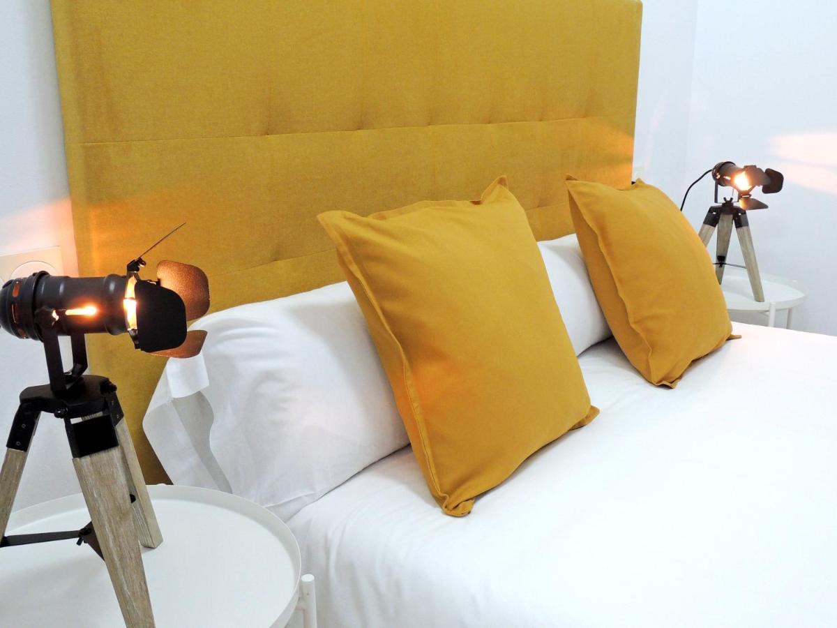 Casa Aurea-Apartamento Zona Antigua,Parking Y Wifi By Delabra Apartments オビエド エクステリア 写真