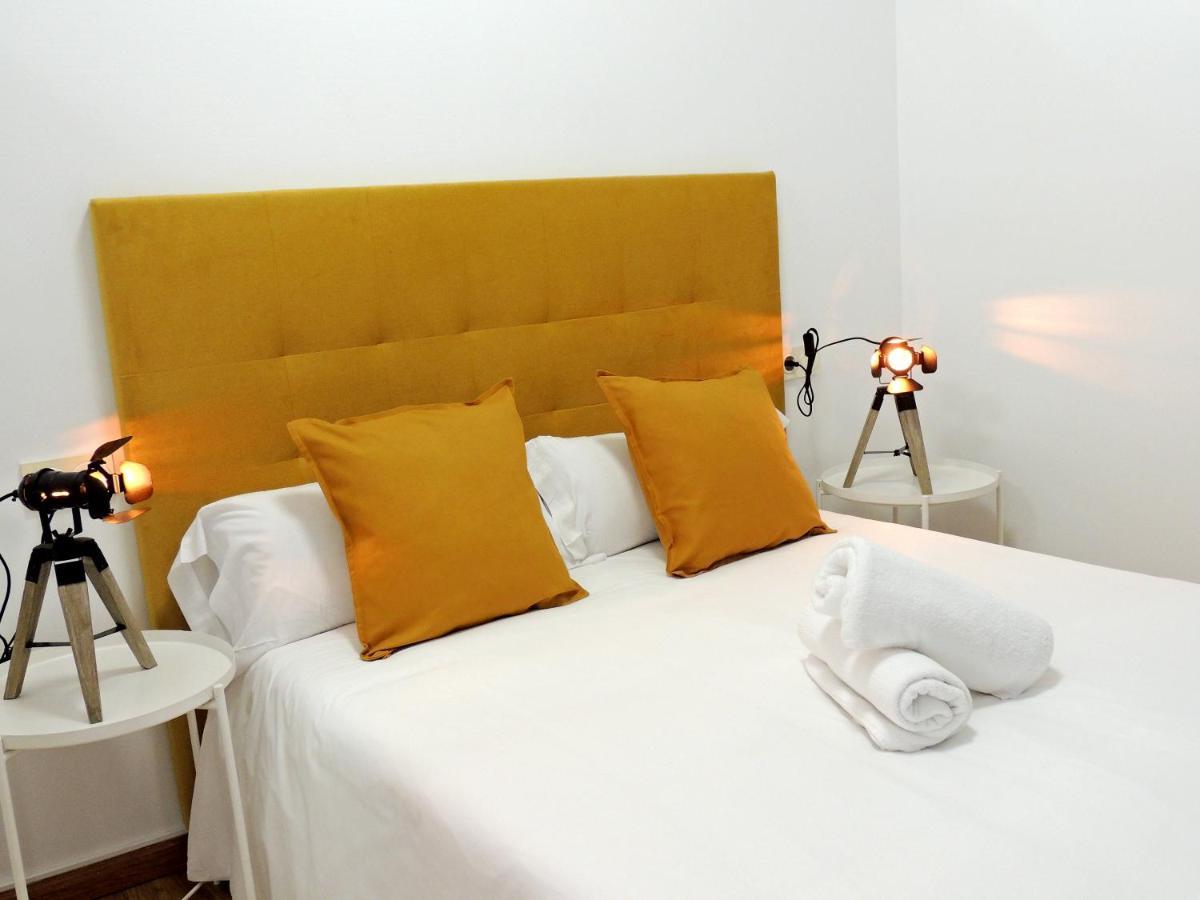 Casa Aurea-Apartamento Zona Antigua,Parking Y Wifi By Delabra Apartments オビエド エクステリア 写真